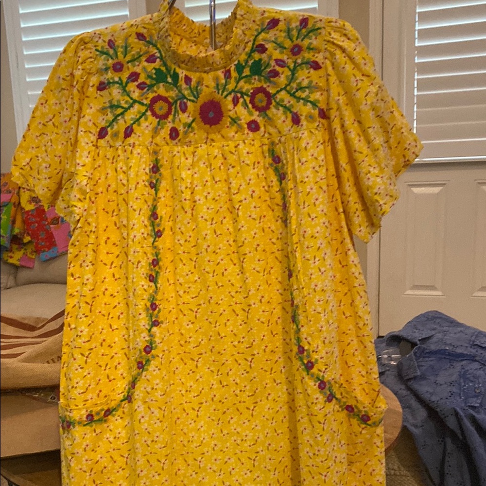 Ivy Jane Embrodried Short Dress, NWT, Small